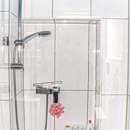 1 Bedroom Stunning In *