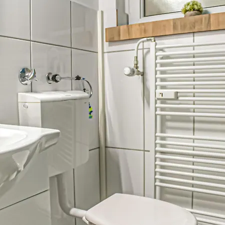 1 Bedroom Stunning In アパート