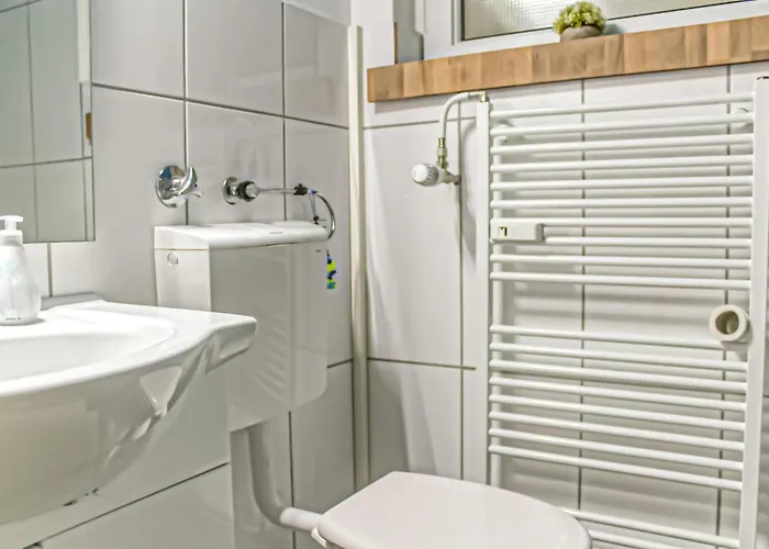 1 Bedroom Stunning In Apartamento